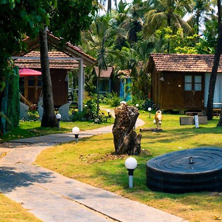 Village Susegat Beach Resort Морджим Экстерьер фото