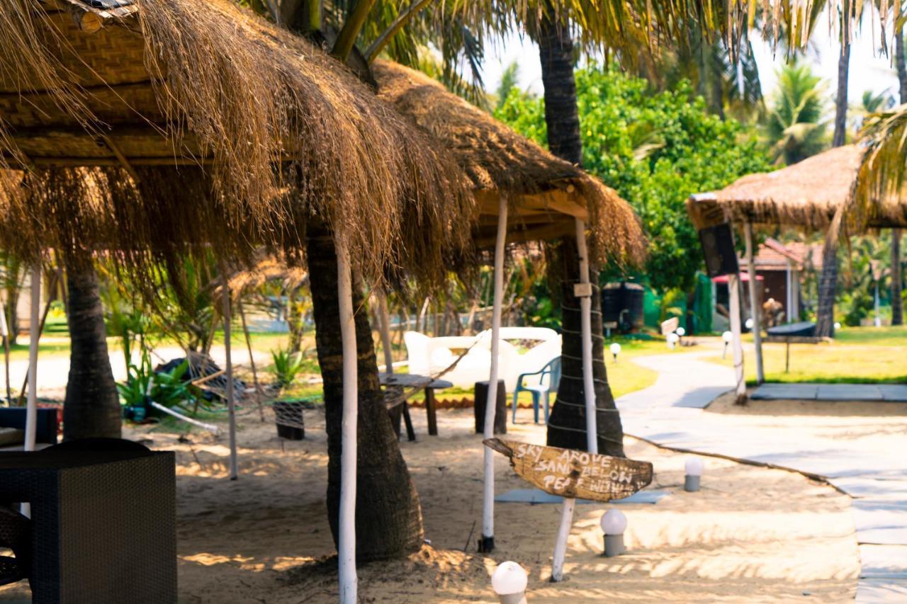 Village Susegat Beach Resort Морджим Экстерьер фото