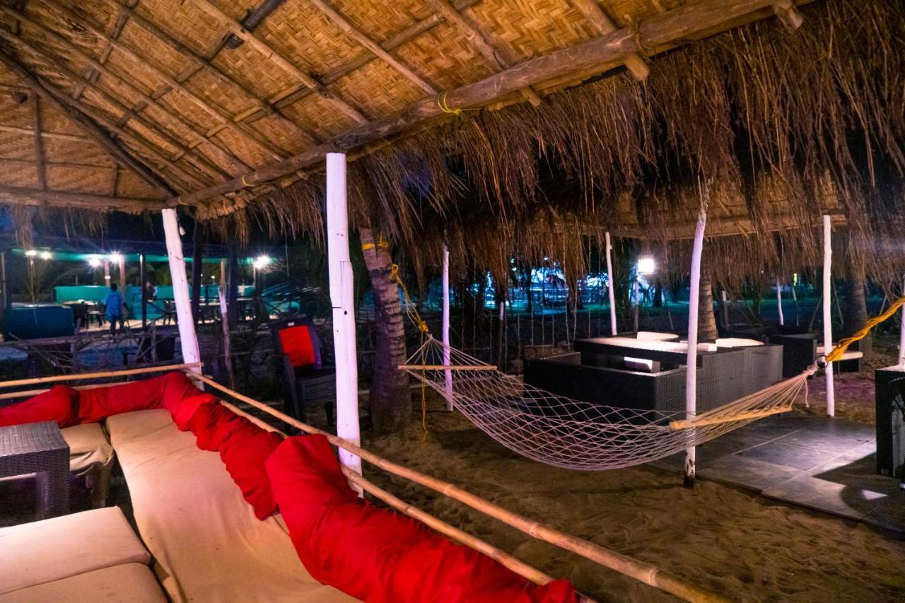 Village Susegat Beach Resort Морджим Экстерьер фото